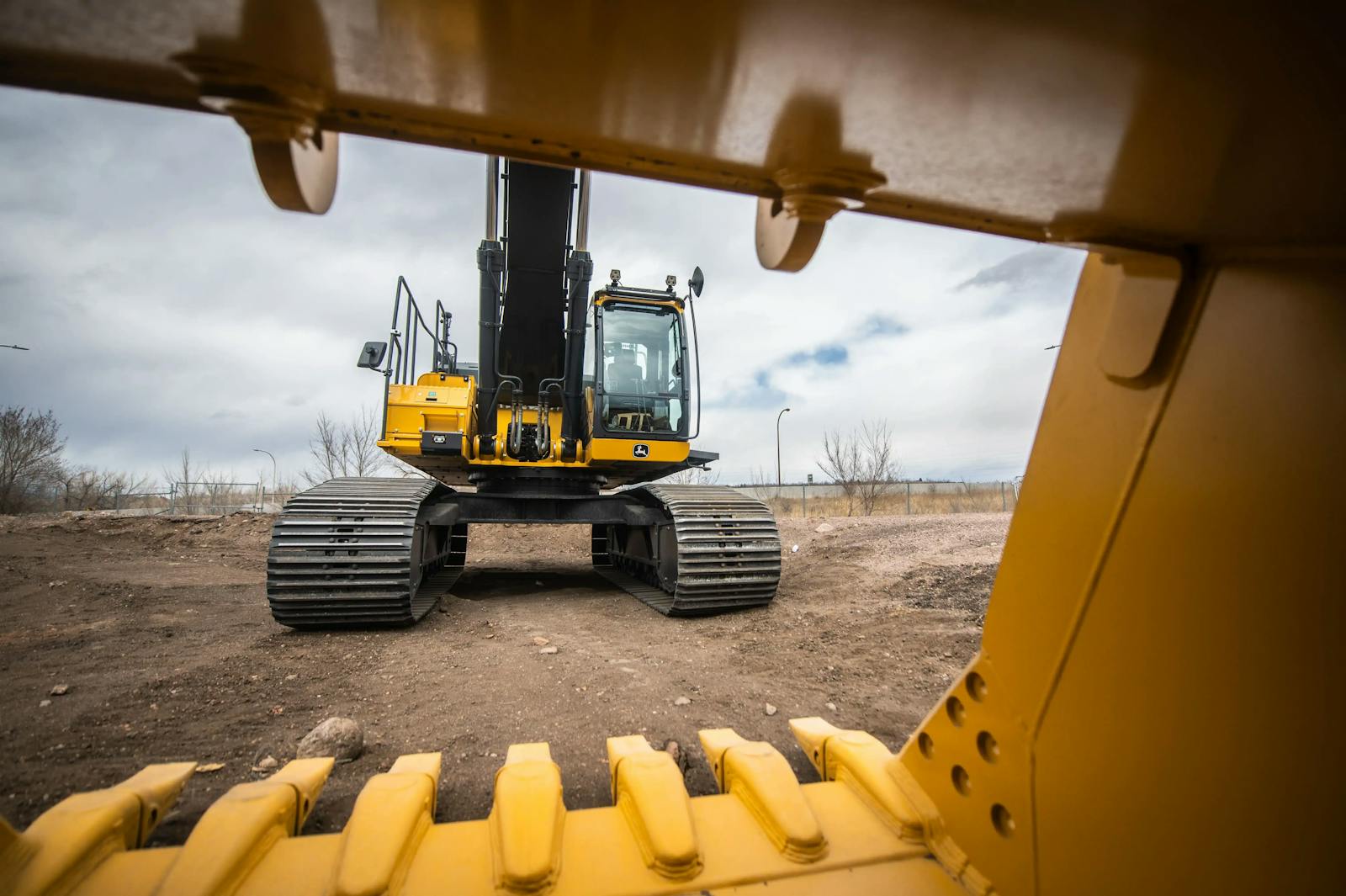 Unleash Productivity: A Closer Look at the Powerful John Deere 470 P-Tier Excavator
