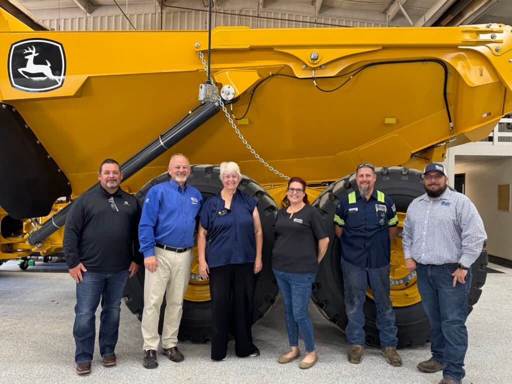 4RE | Senator Cathy Kipp Visits 4Rivers Equipment