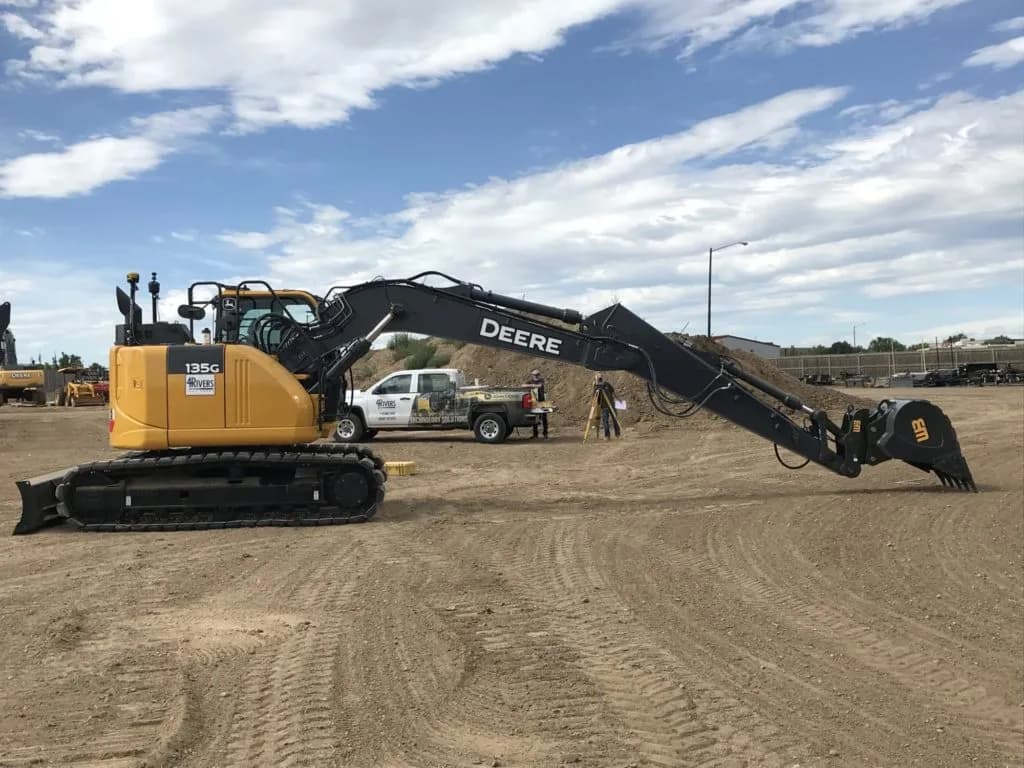 John Deere 135G Excavator & Full Grade Control