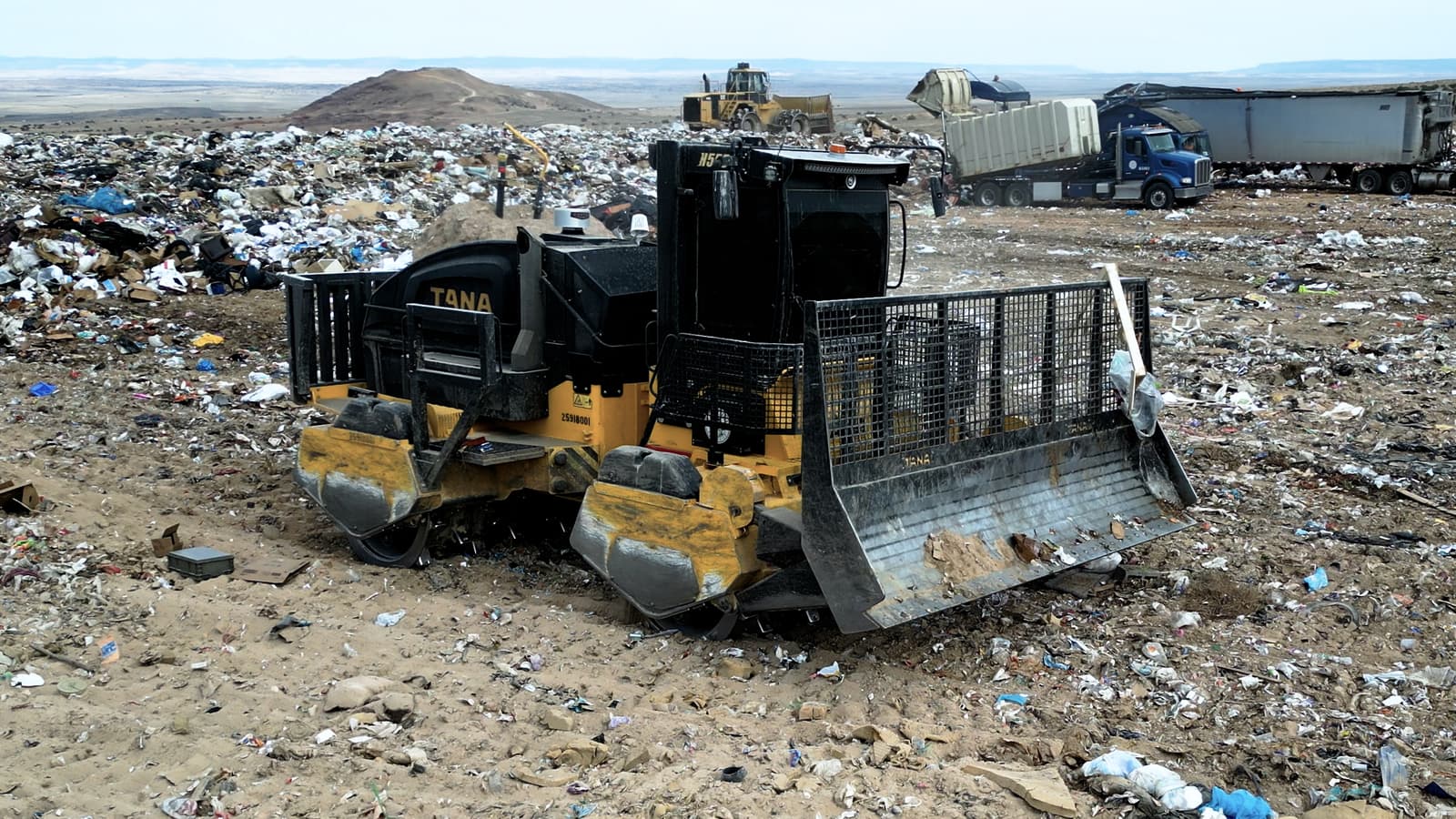 4RE | Cerro Colorado Landfill: How TANA Compactors Keep High-Volume Sites Moving